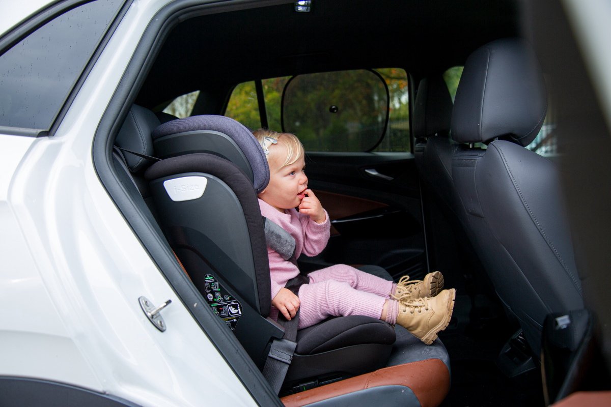 Siège auto Ding Aron Noir i-Size 15-36 kg