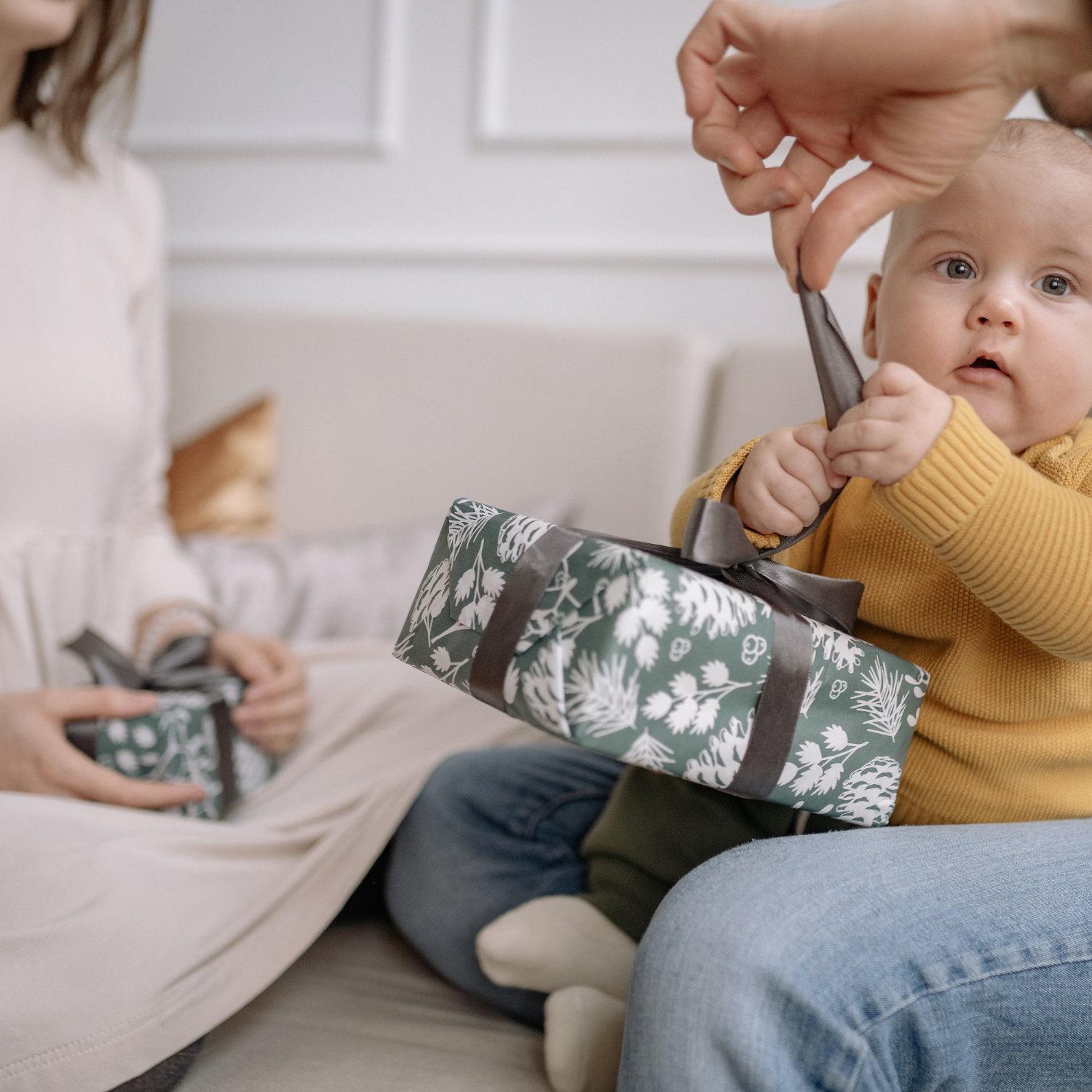 Offrir un cadeau de naissance utile et joli : nos meilleures idées