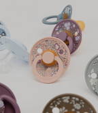 Lot de 2 Sucettes Bibs x LIBERTY - Chamomile Lawn - Baby Blue Mix