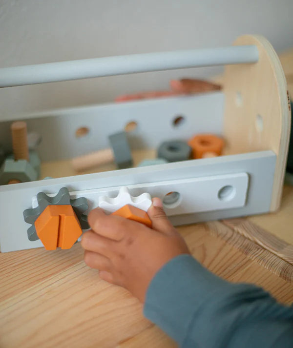 Boîte à outils en bois +10M